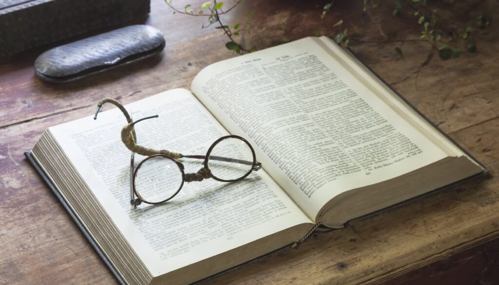 Bibellesen_Brille